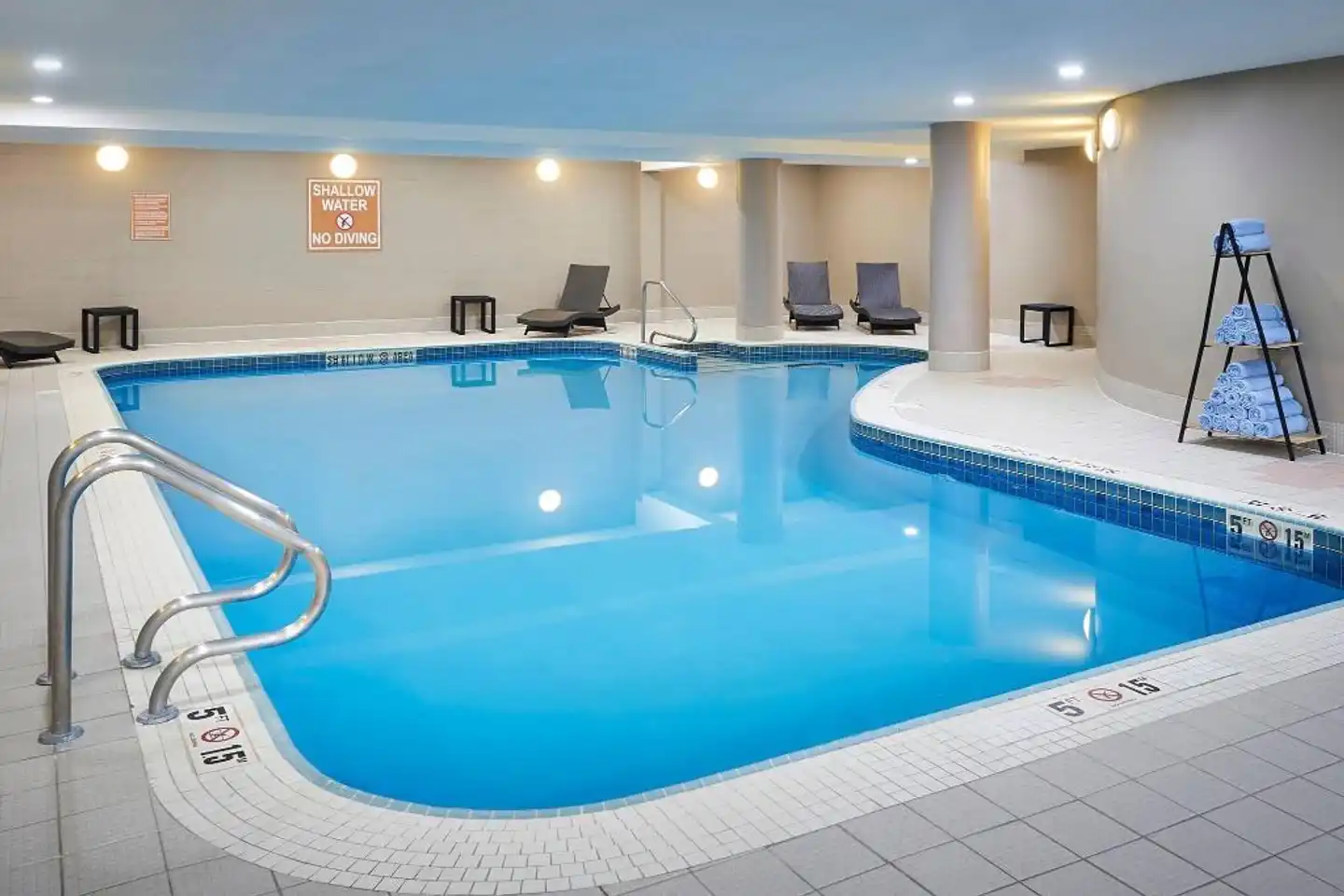 Delta Hotels by Marriott Toronto Mississauga Hallenbad