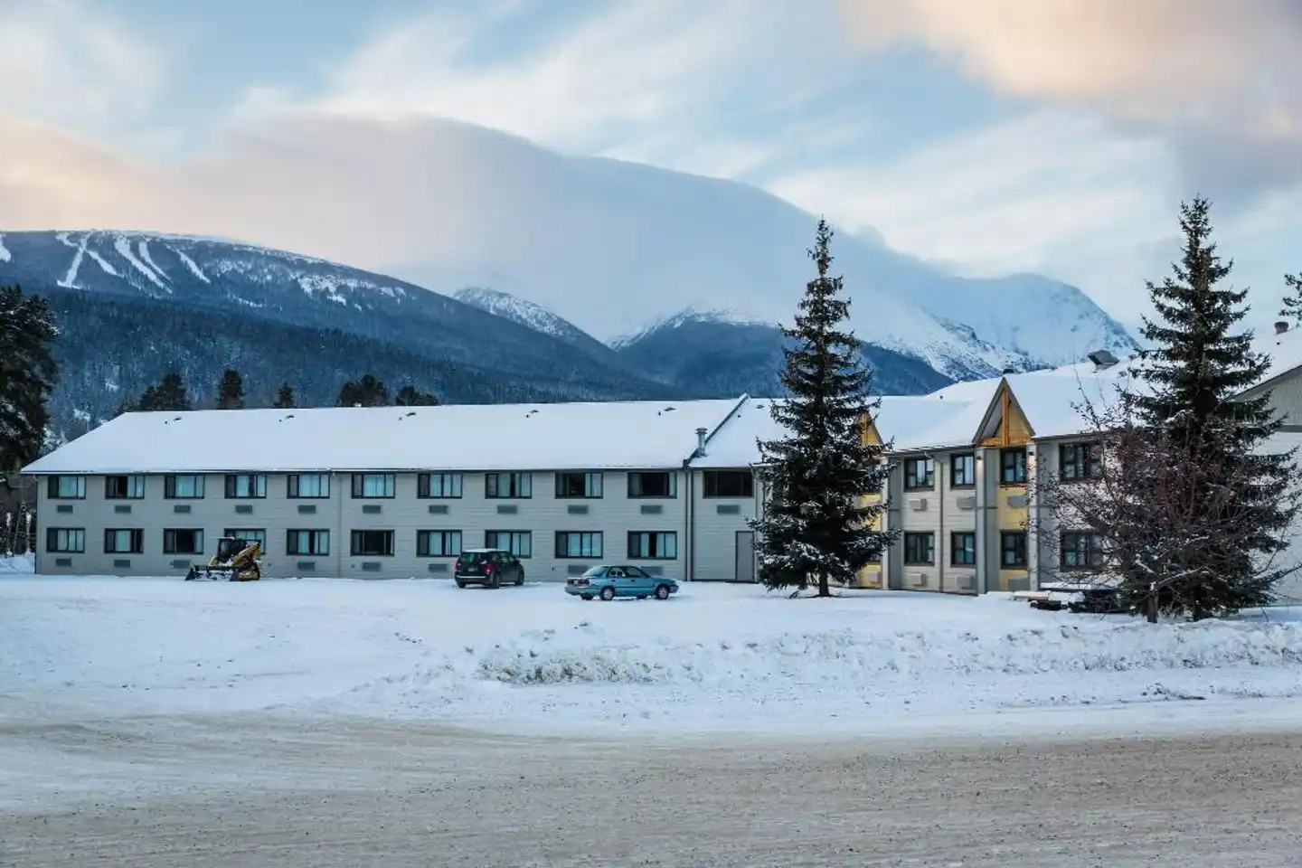 Prestige Hudson Bay Lodge Aussenansicht