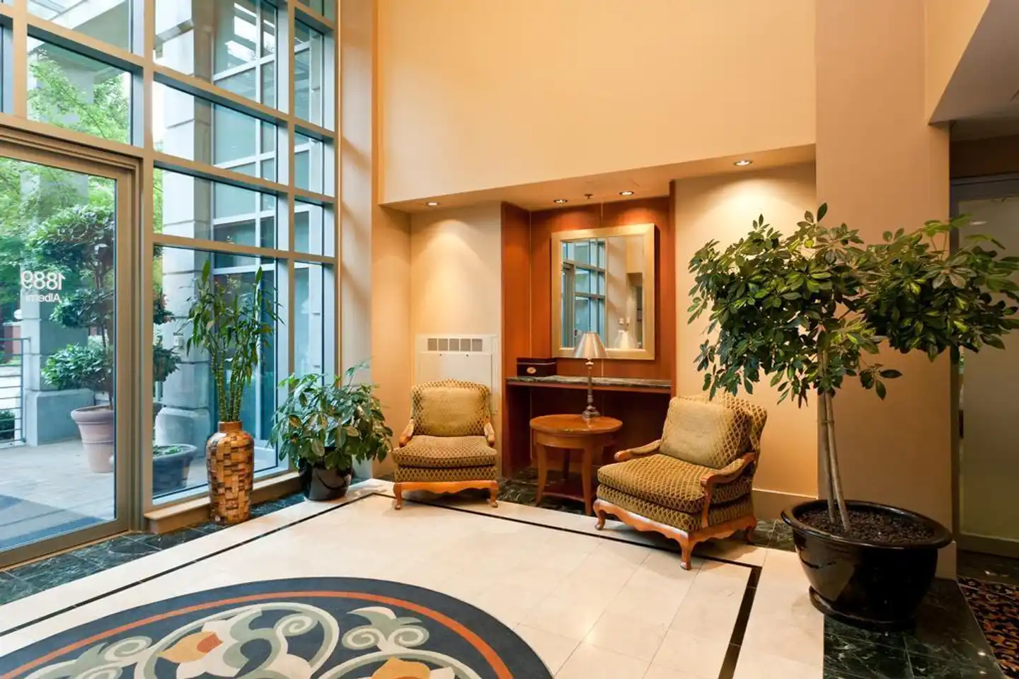 Lord Stanley Suites On The Park Lobby