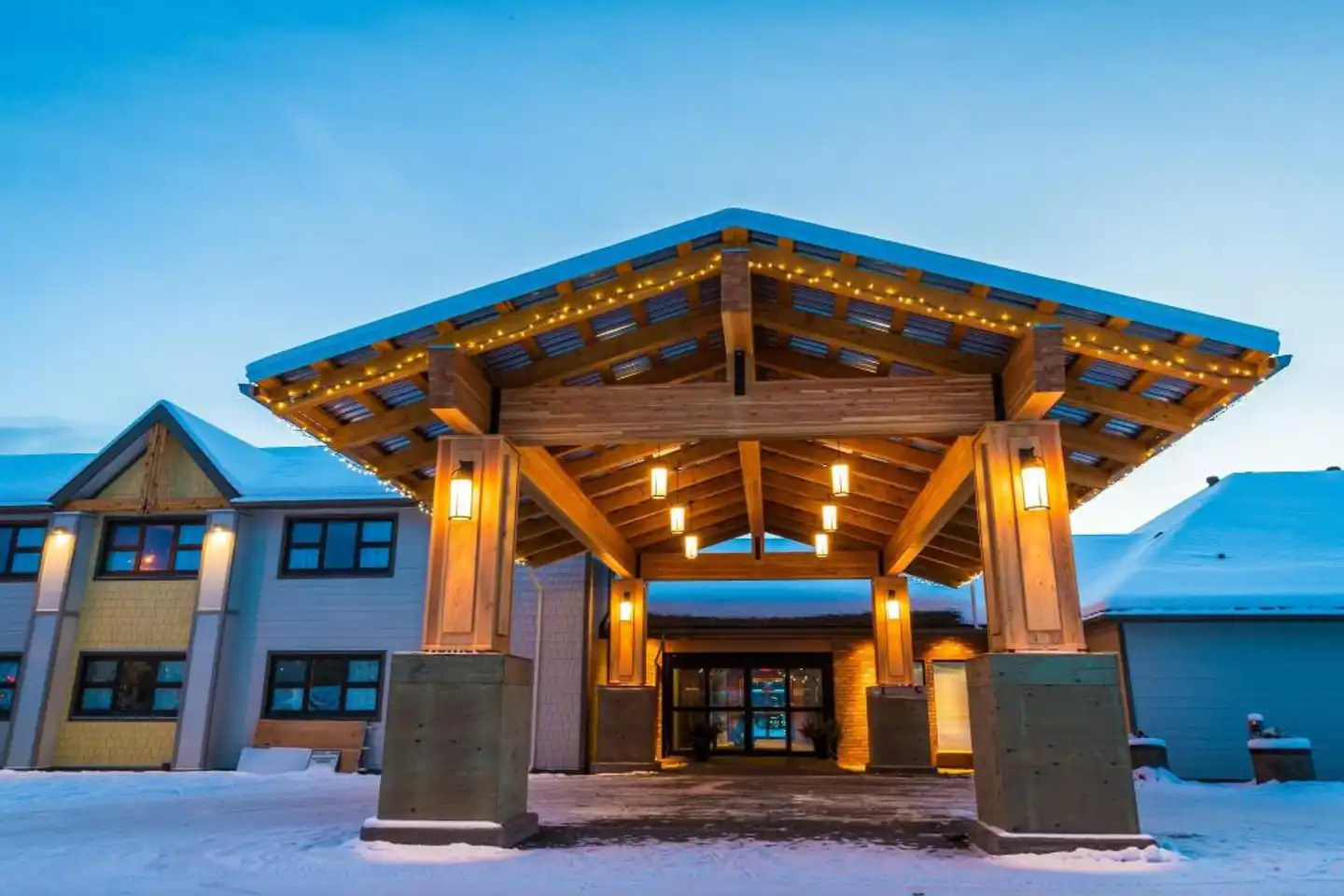 Prestige Hudson Bay Lodge Aussenansicht