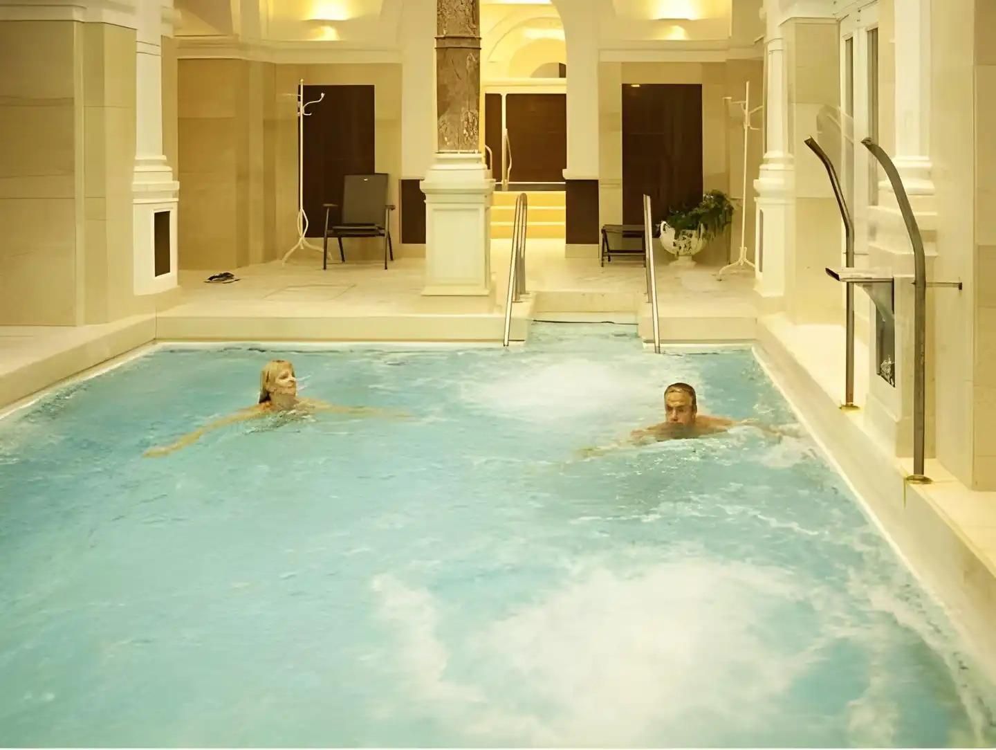 Ensana Nové Lázn' Health Spa Hotel Hallenbad