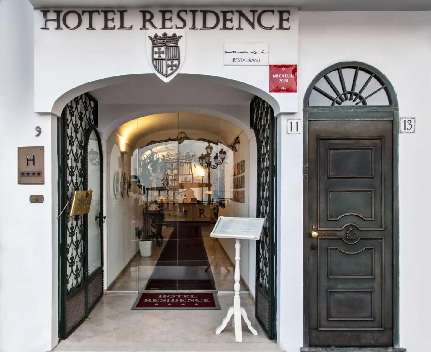 Hotel Residence Lobby