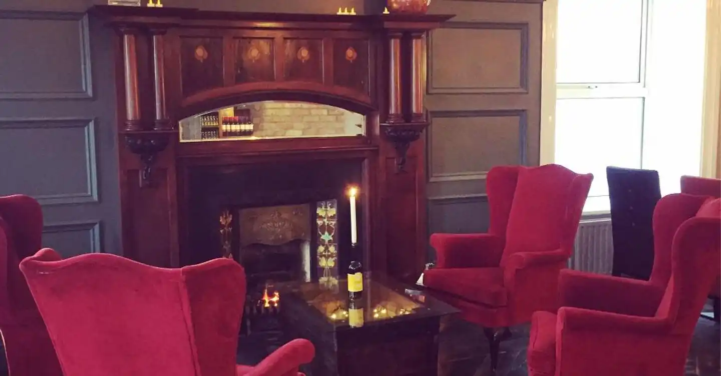 Arnolds Hotel & Riding Stables Lobby