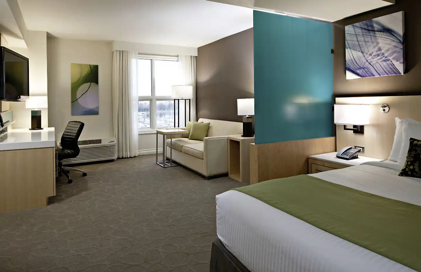 Delta Hotels by Marriott Grand Okanagan Resort Wohnbeispiel