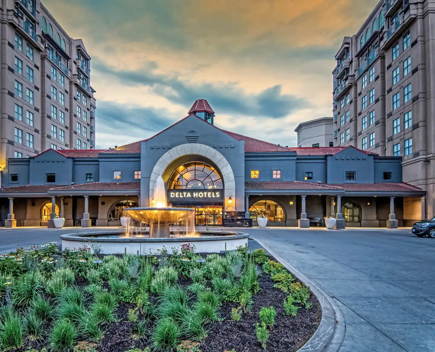 Delta Hotels by Marriott Grand Okanagan Resort Aussenansicht