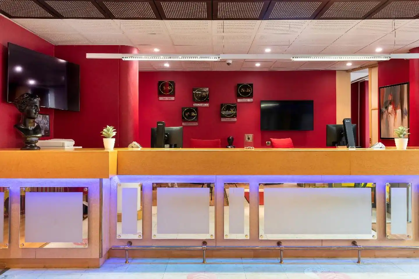 Hotel Charlemagne Bar