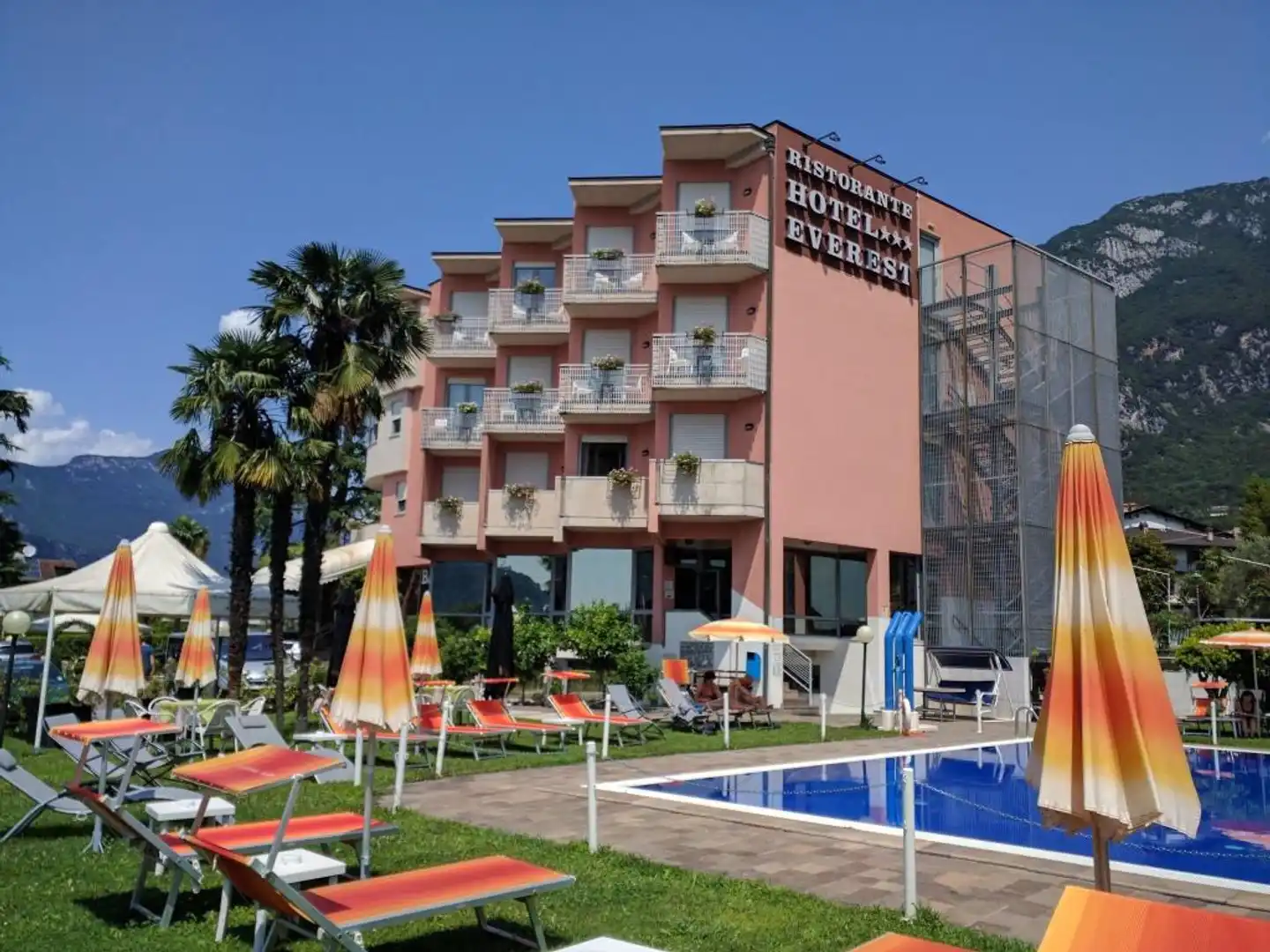 Hotel Everest Arco Aussenansicht