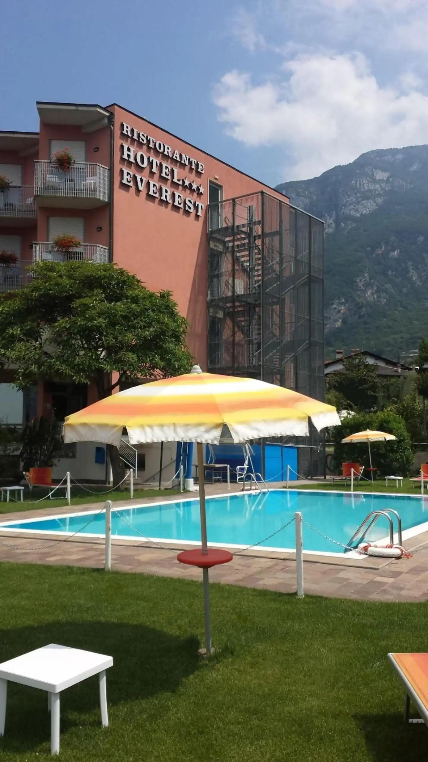 Hotel Everest Arco Pool