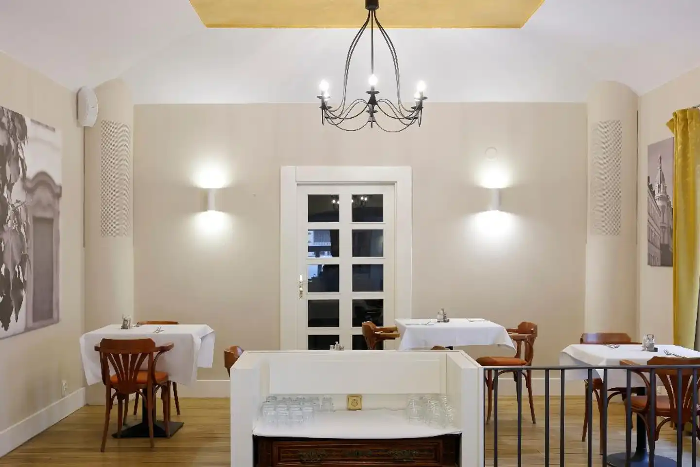 Three Crowns Hotel Badezimmer