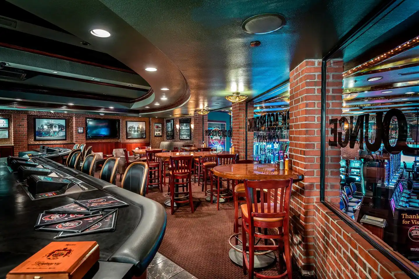 Four Queens Hotel and Casino Bar