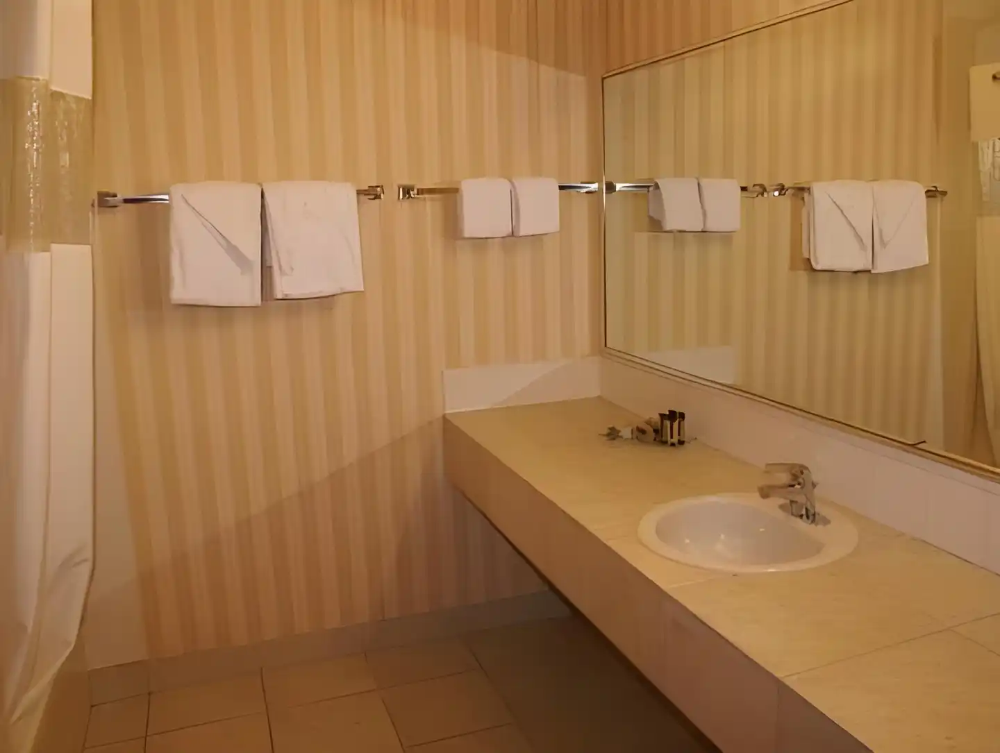 Prestige Inn Golden Badezimmer