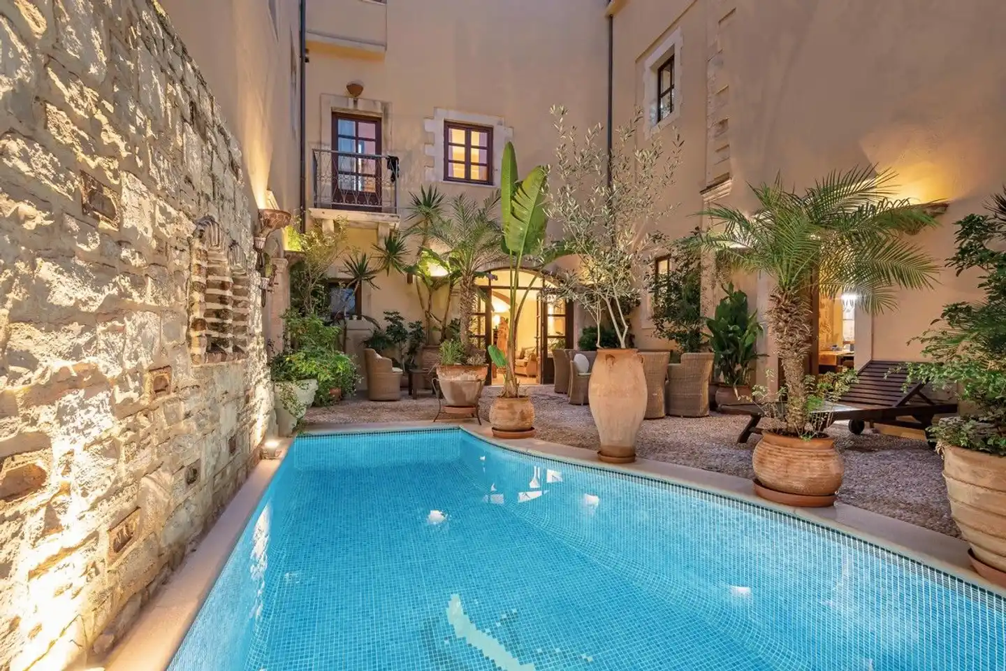 Palazzino di Corina Pool