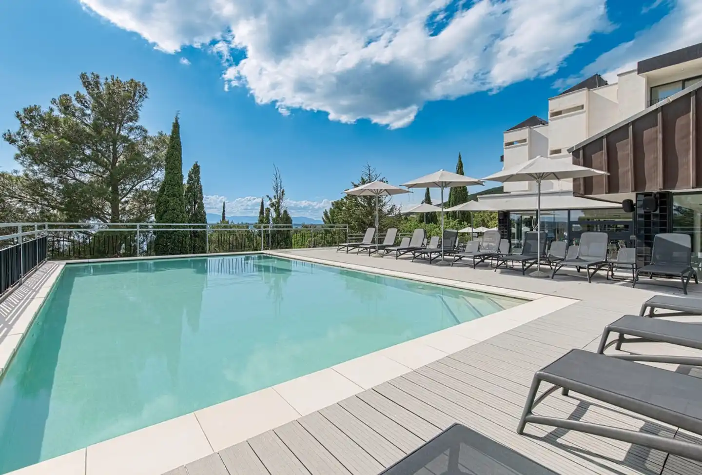 Ad Turres Pool