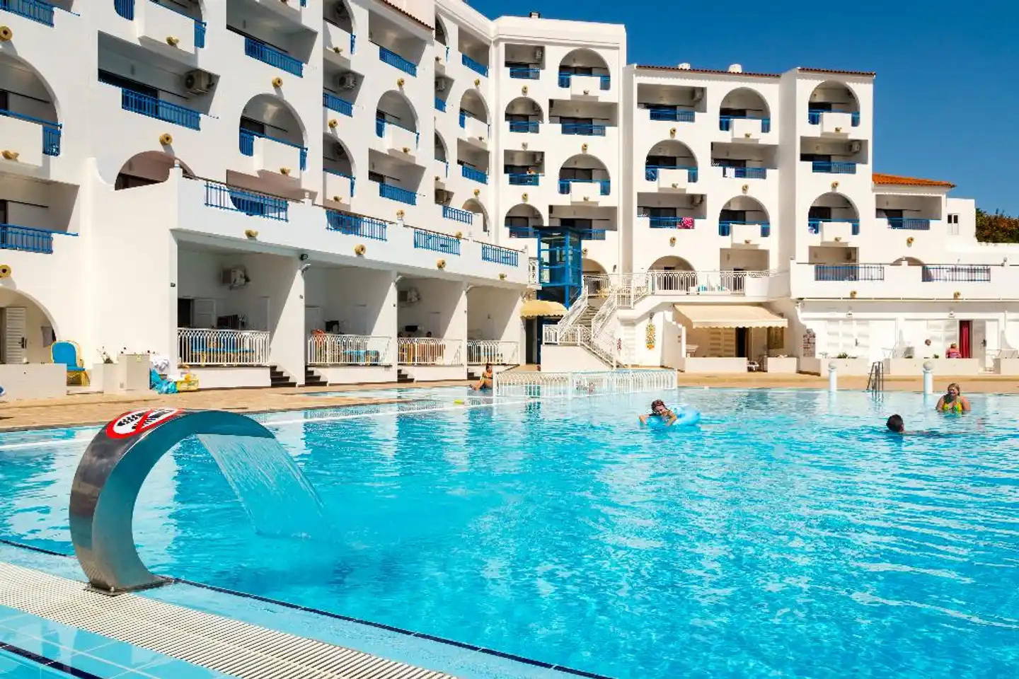 Tropical Sol Pool