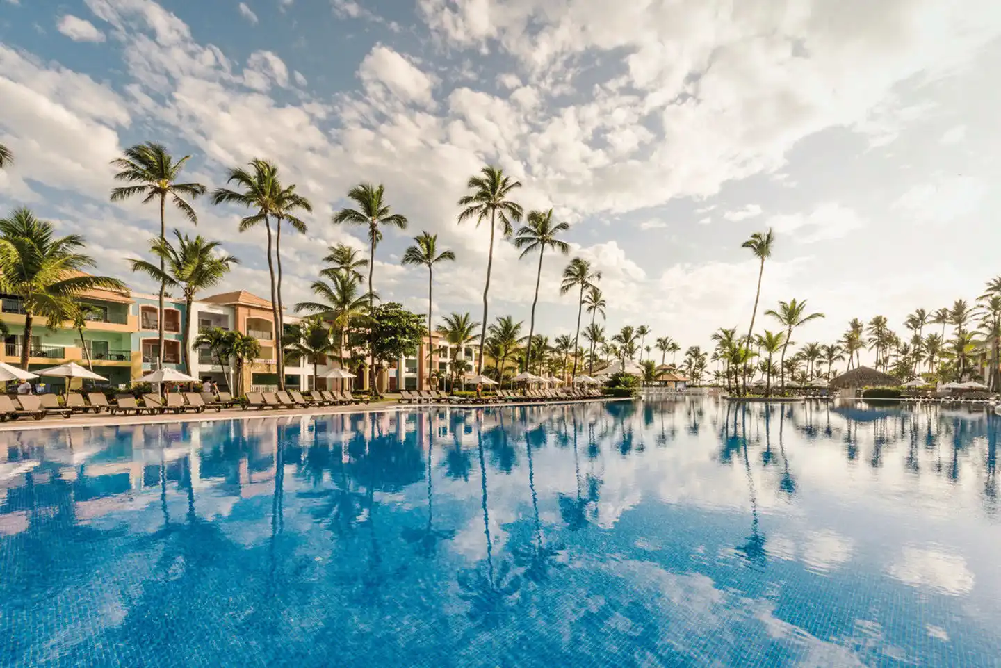 Ocean Blue & Sand Pool