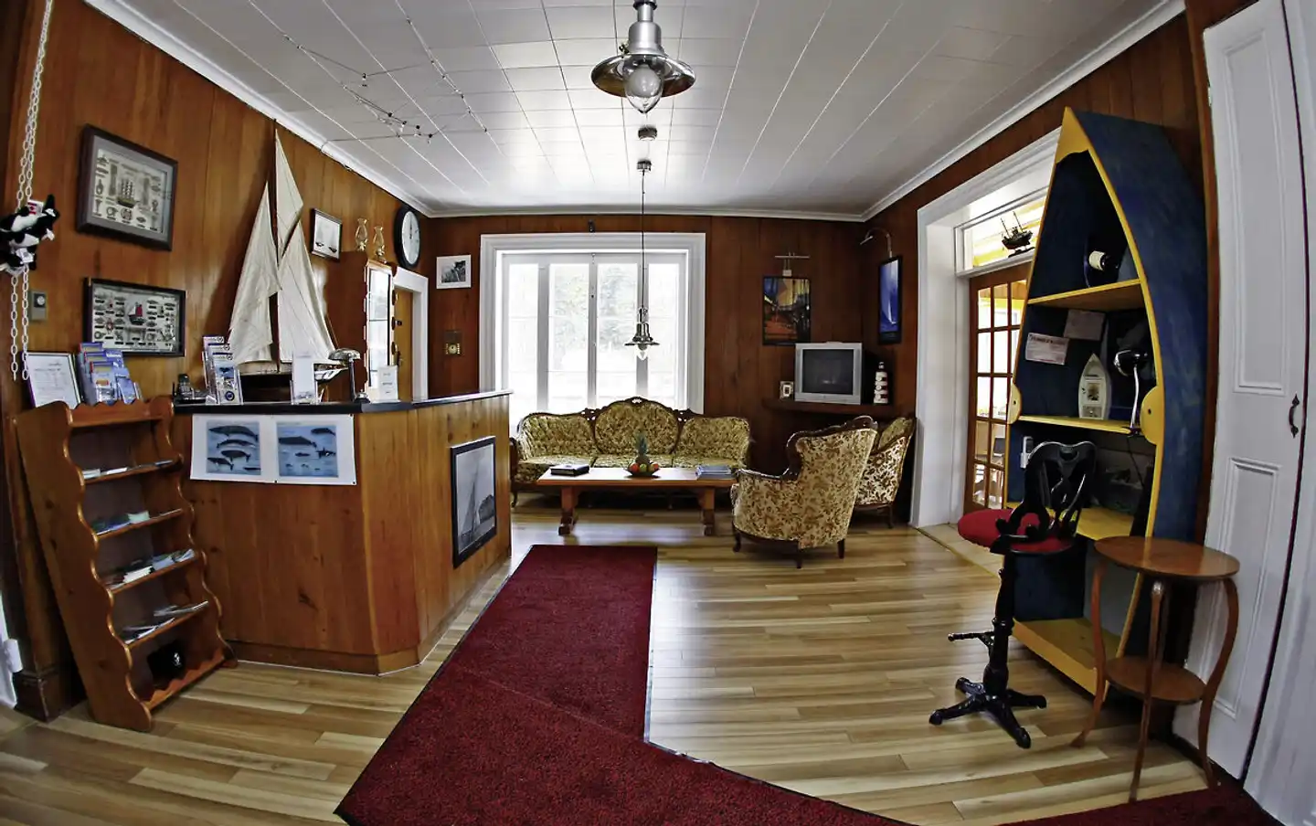 Hotel Georges De Tadoussac Lobby