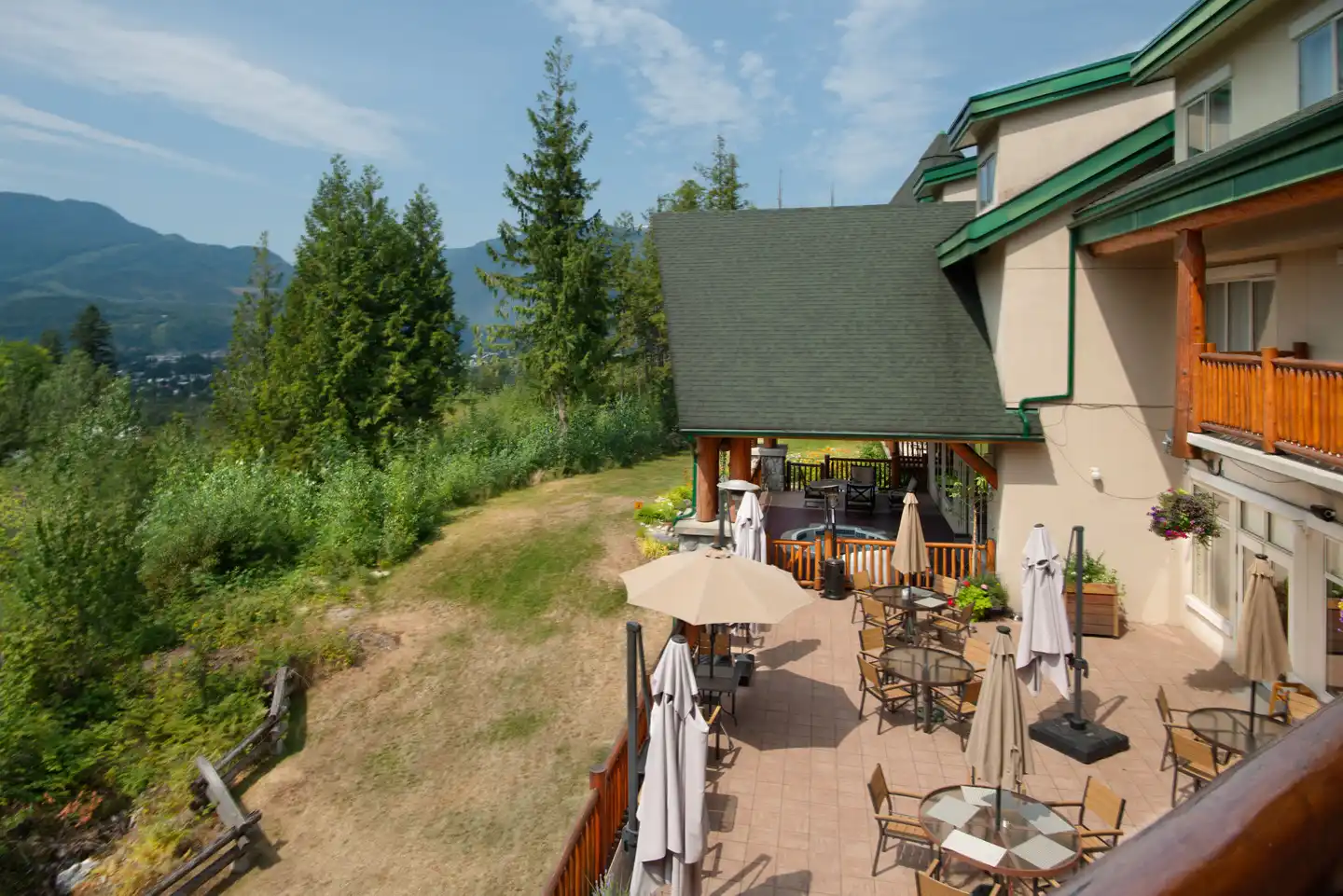 The Hillcrest Hotel - a Coast Resort Terrasse