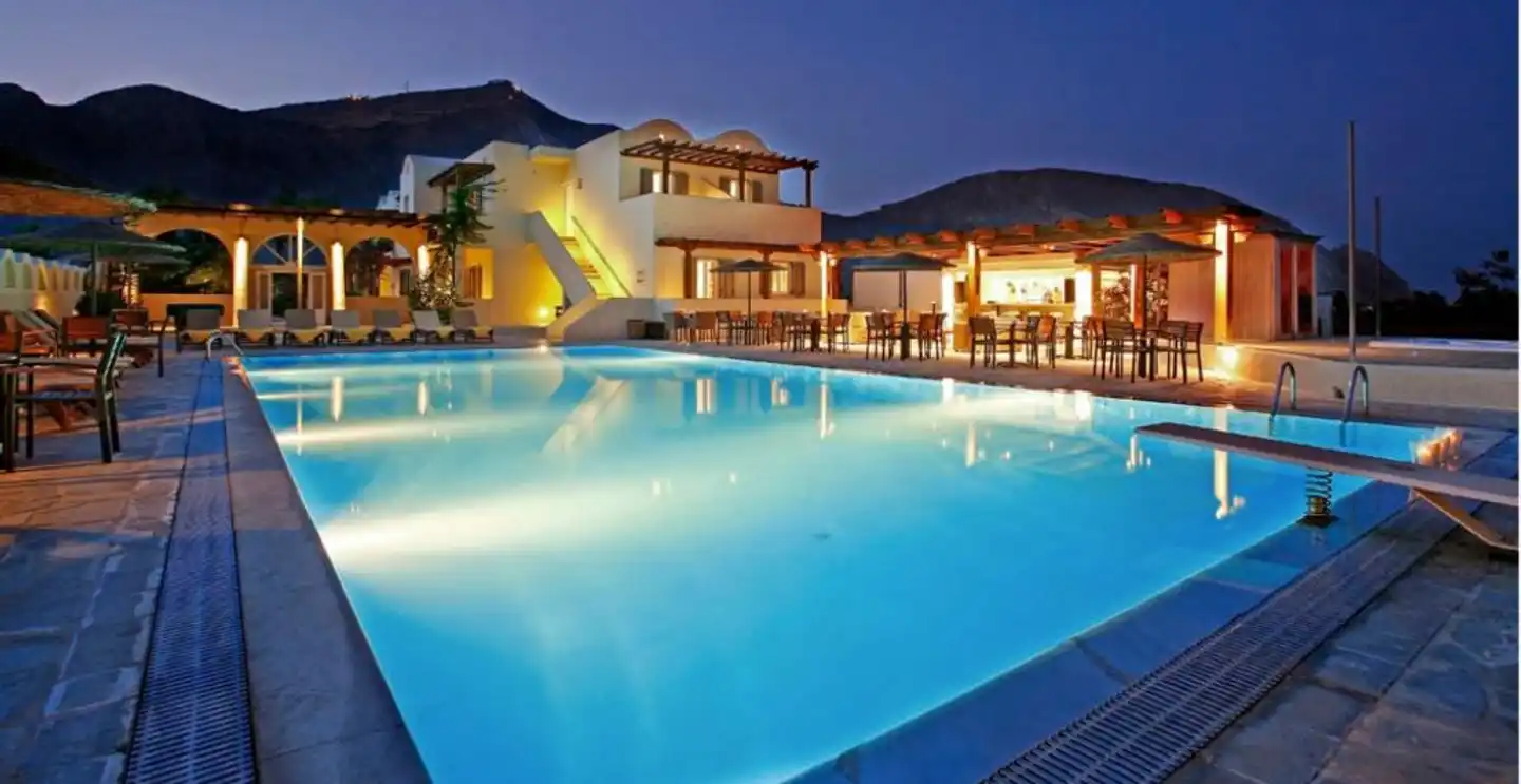 Thera Mare Pool
