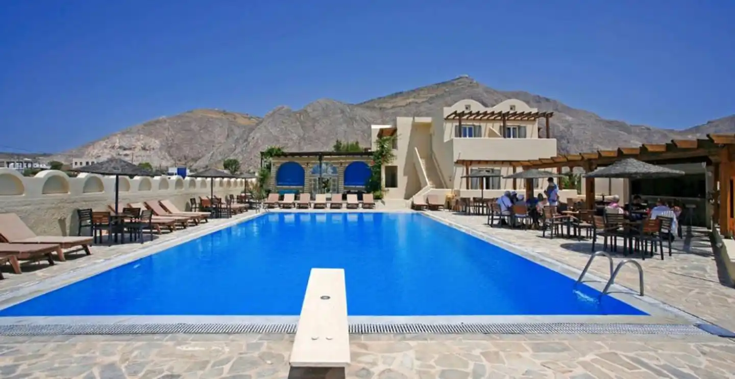 Thera Mare Pool