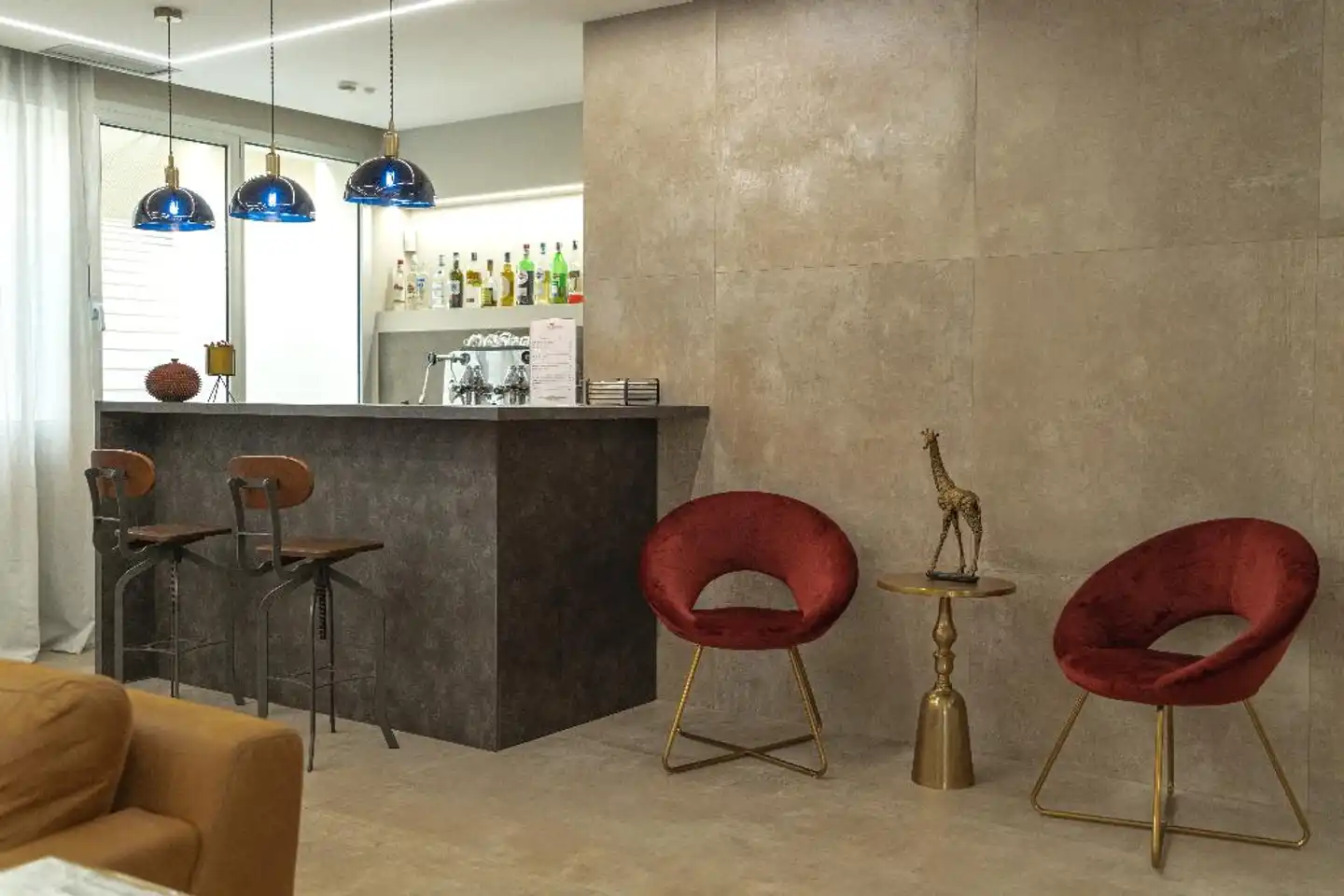 Club Meeting Hotel Bar