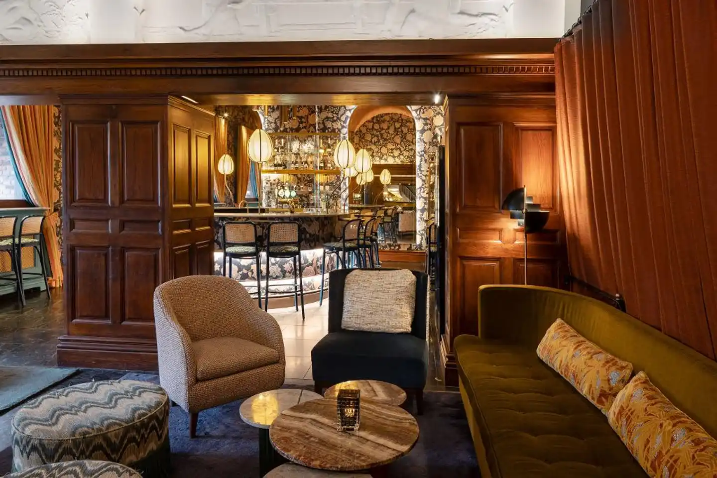 Ascot Hotel Bar