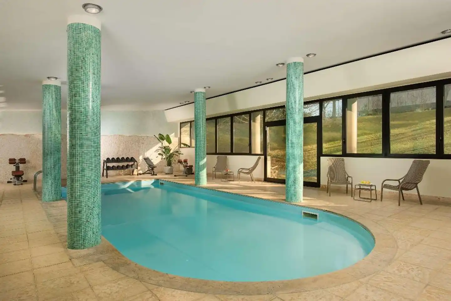 NH Bologna Villanova Hallenbad