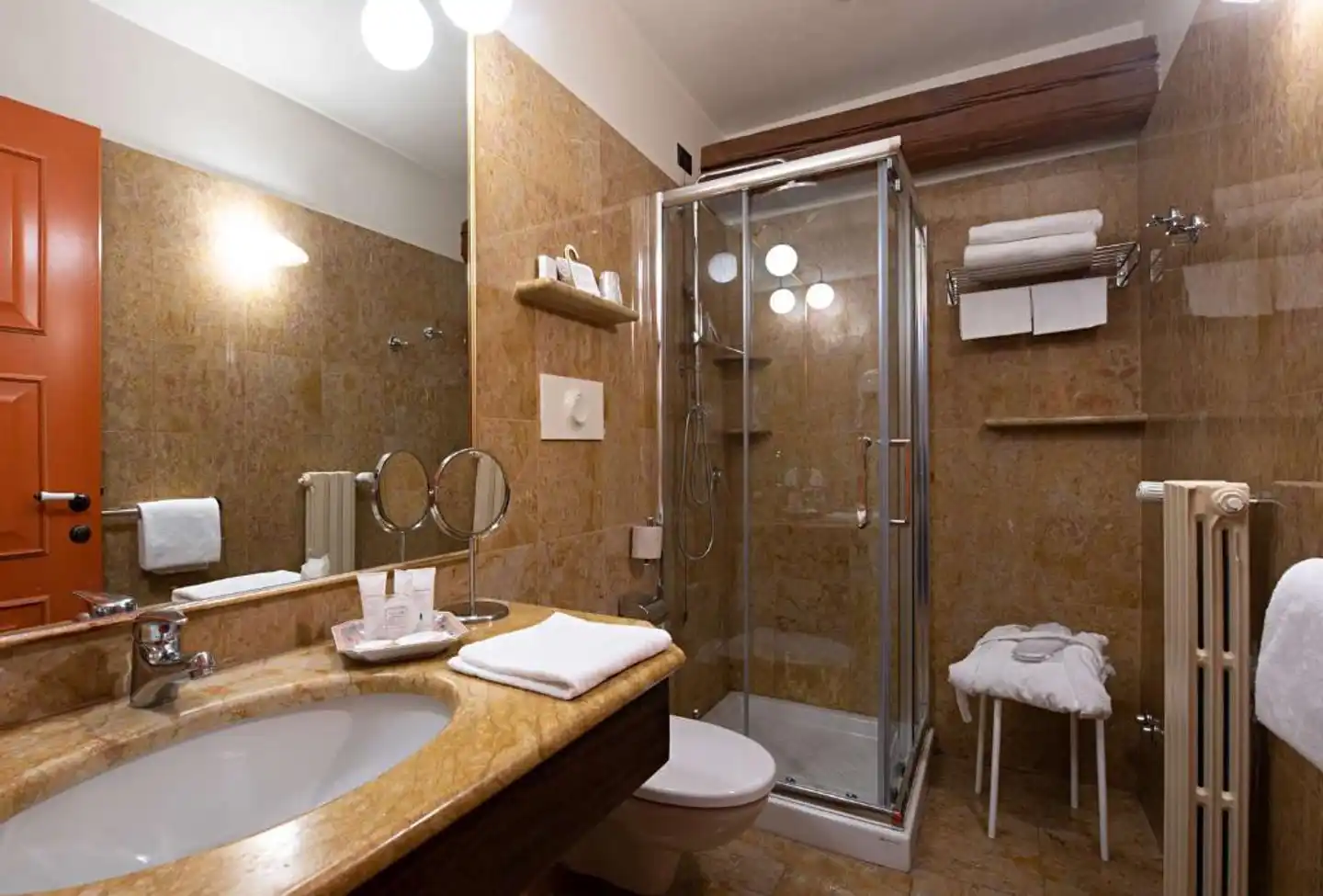 Best Western Plus Hotel Villa Tacchi Badezimmer