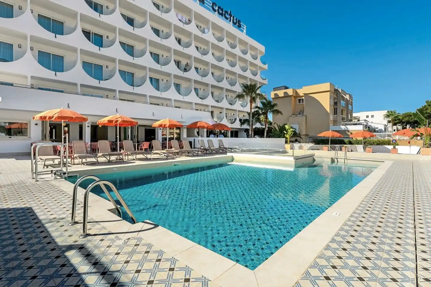Vibra Palma Cactus Pool
