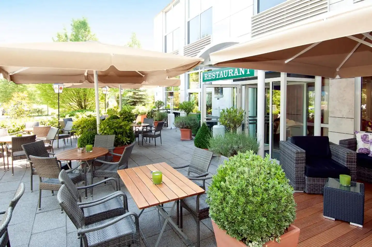 Holiday Inn Düsseldorf-Neuss Terrasse