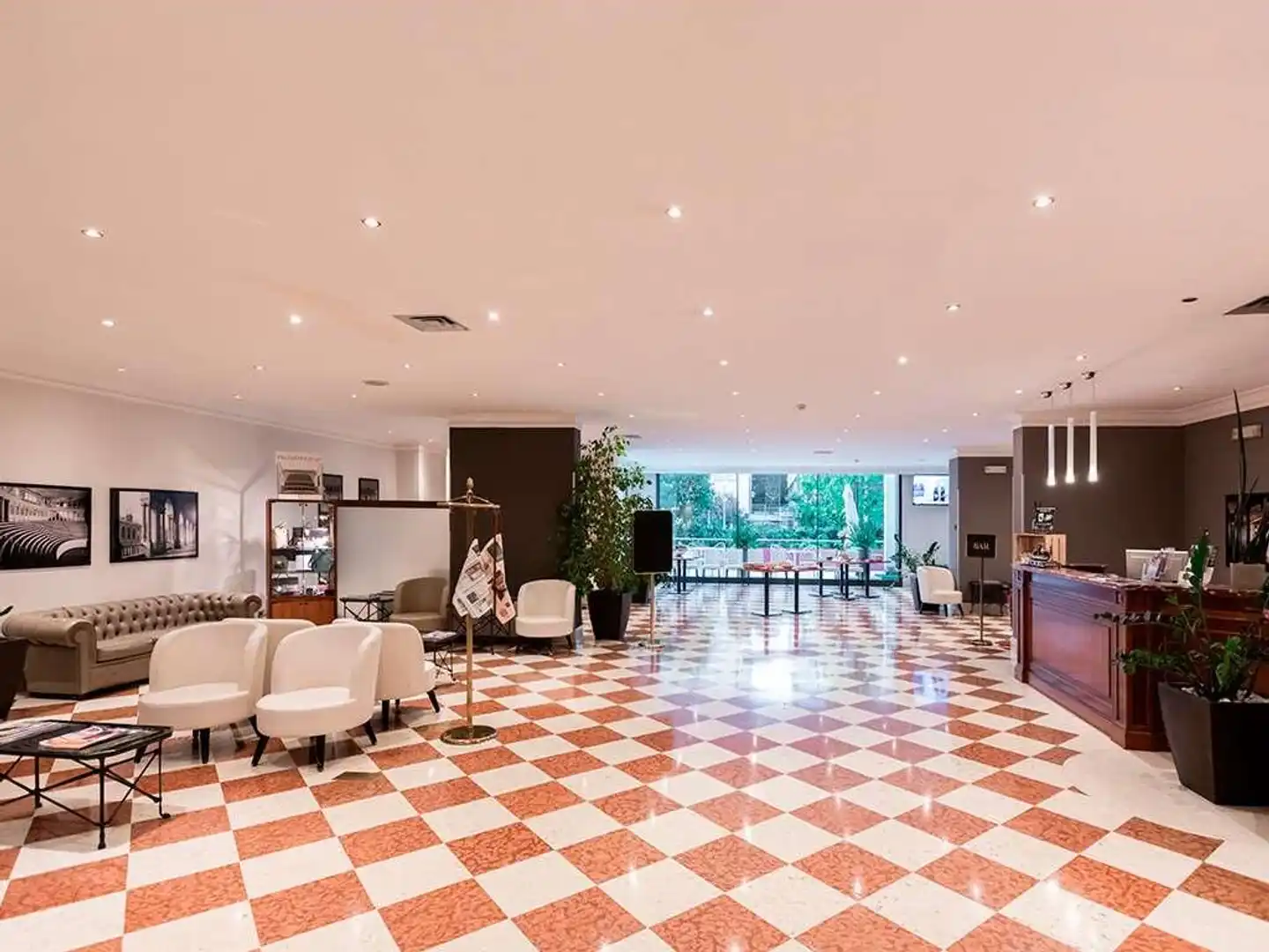 SHG Hotel de la Ville Lobby