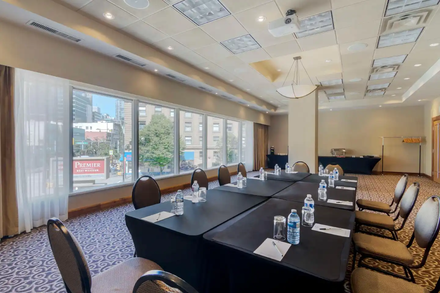The Best Western Premier Chateau Granville Hotel & Suites Konferenz