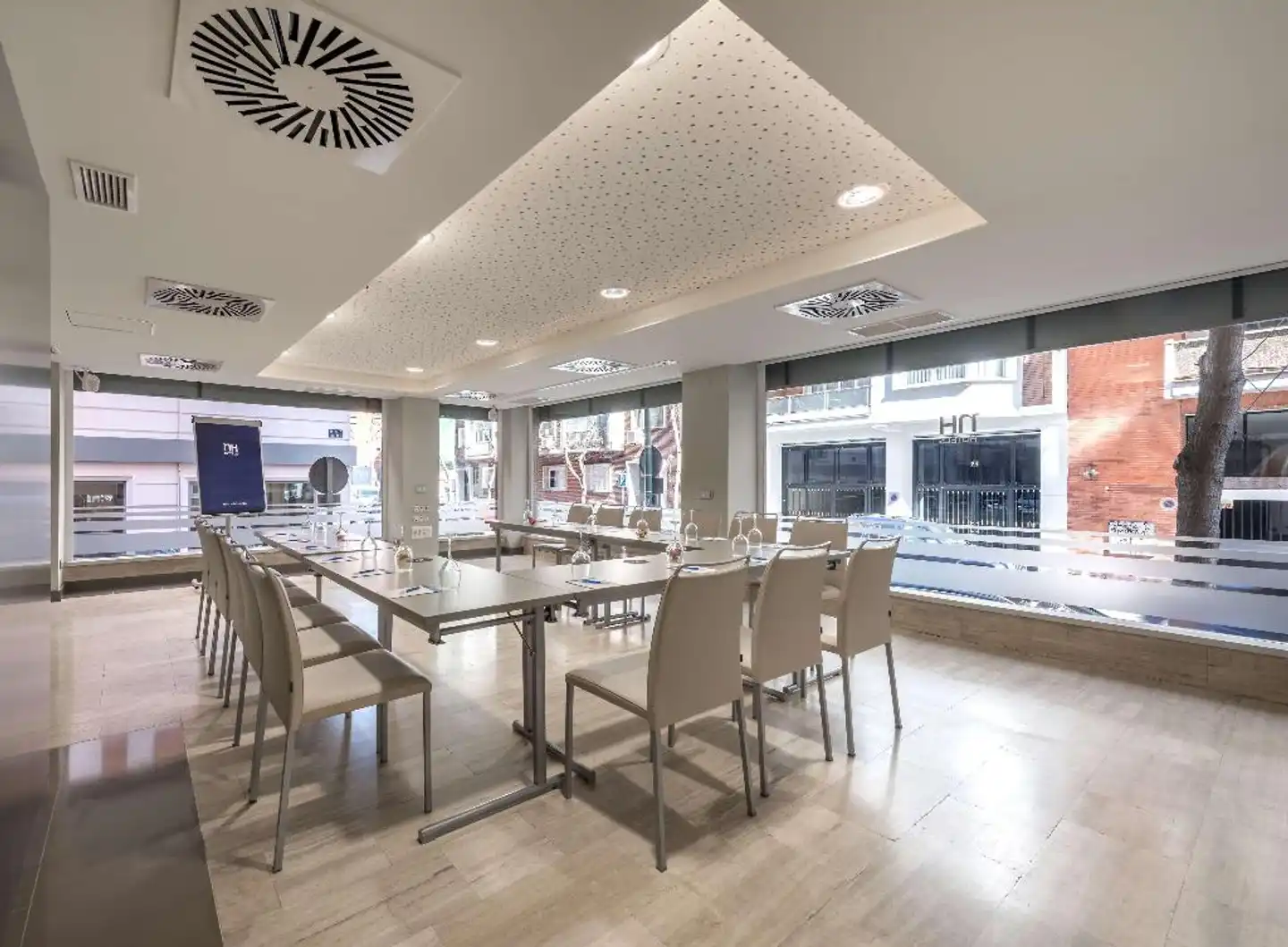 NH Madrid Zurbano Restaurant