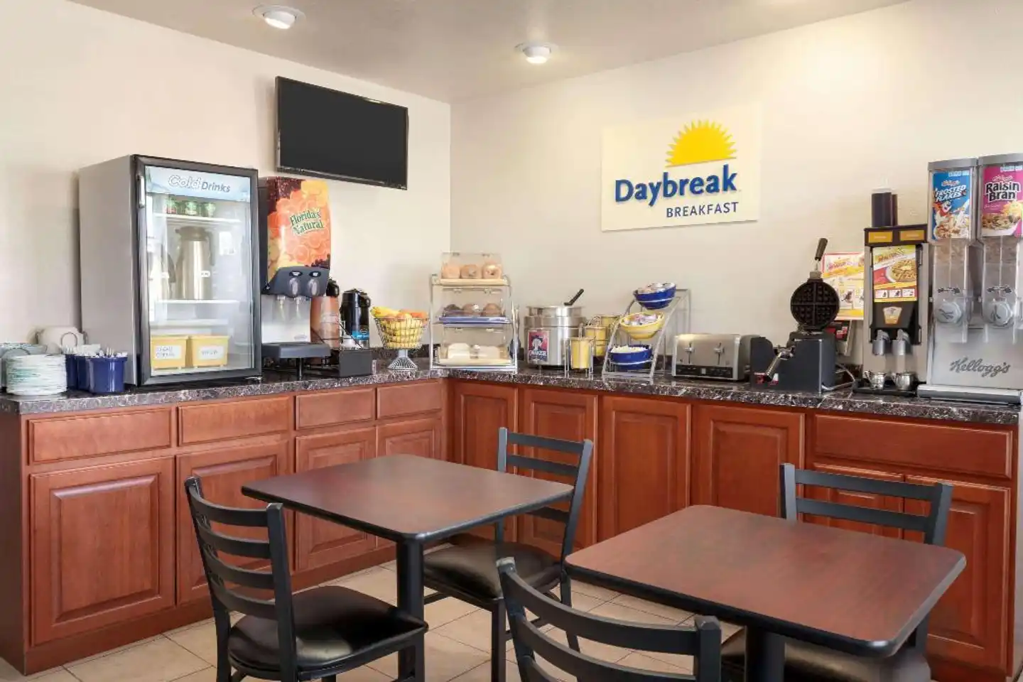 Days Inn by Wyndham Eureka CA Bar