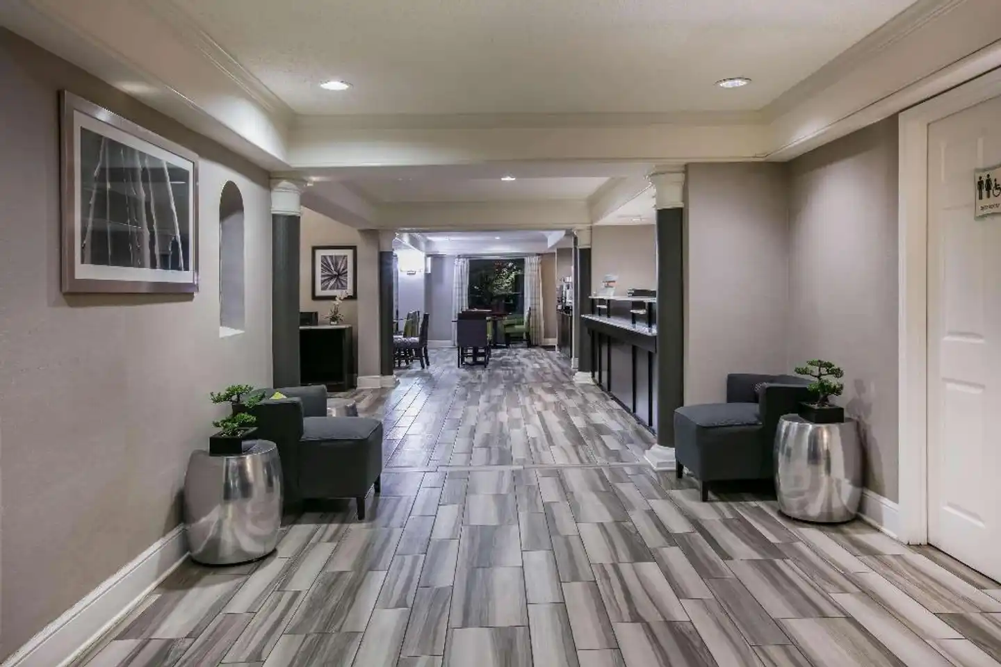 La Quinta Inn by Wyndham Dallas Uptown Lobby