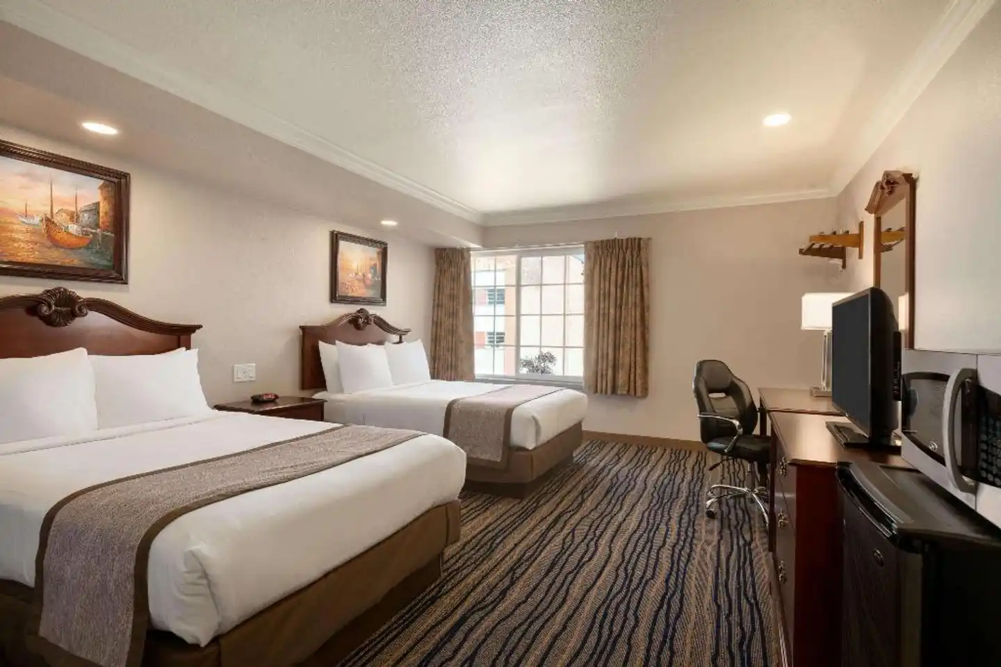 Days Inn by Wyndham Eureka CA Wohnbeispiel