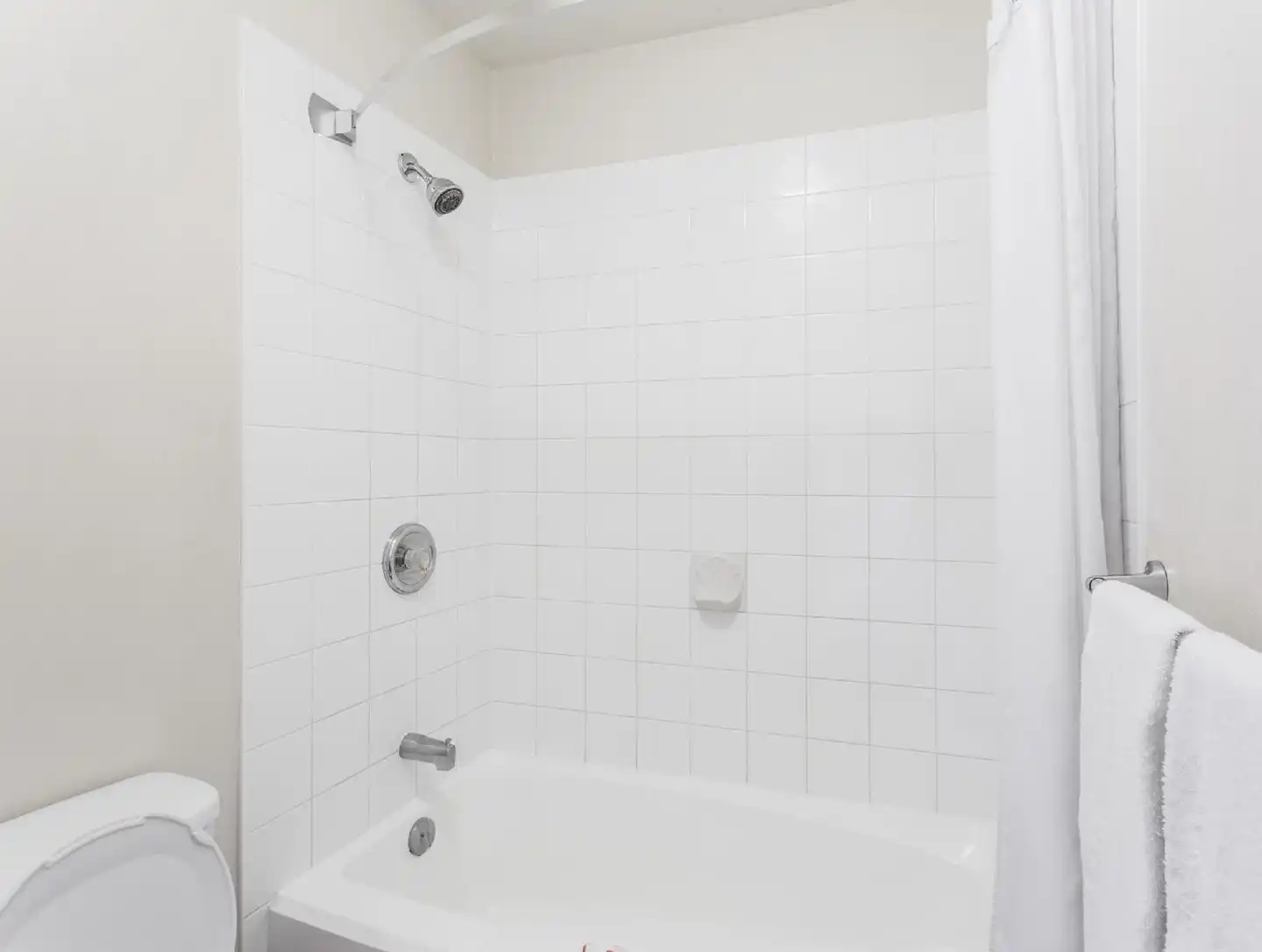 Super 8 by Wyndham Kelowna BC Badezimmer