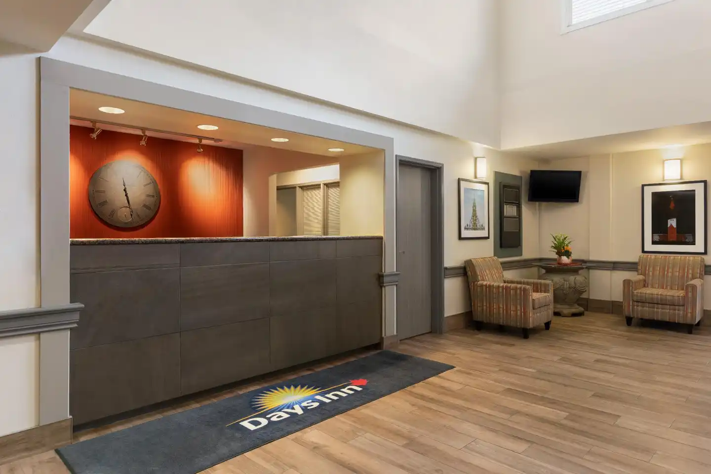 Days Inn by Wyndham Ottawa Airport Lobby