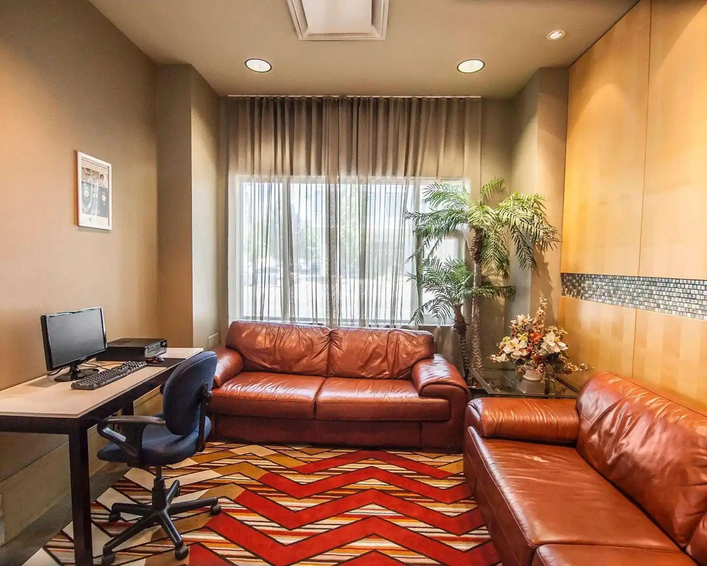 Quality Hotel Airport (South) Lobby