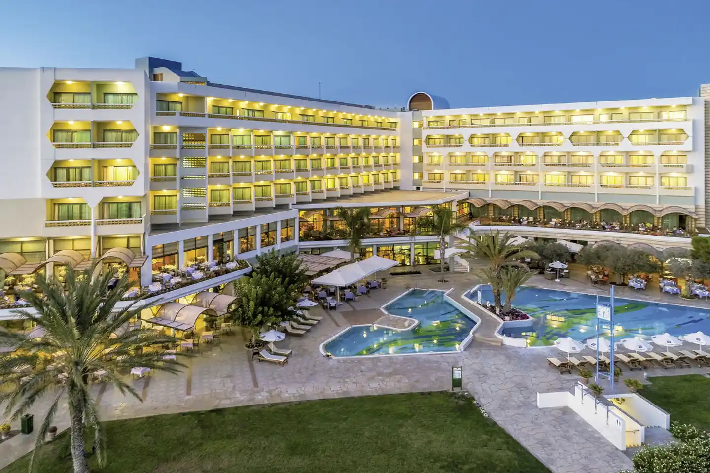 Constantinou Bros Athena Royal Beach Aussenansicht