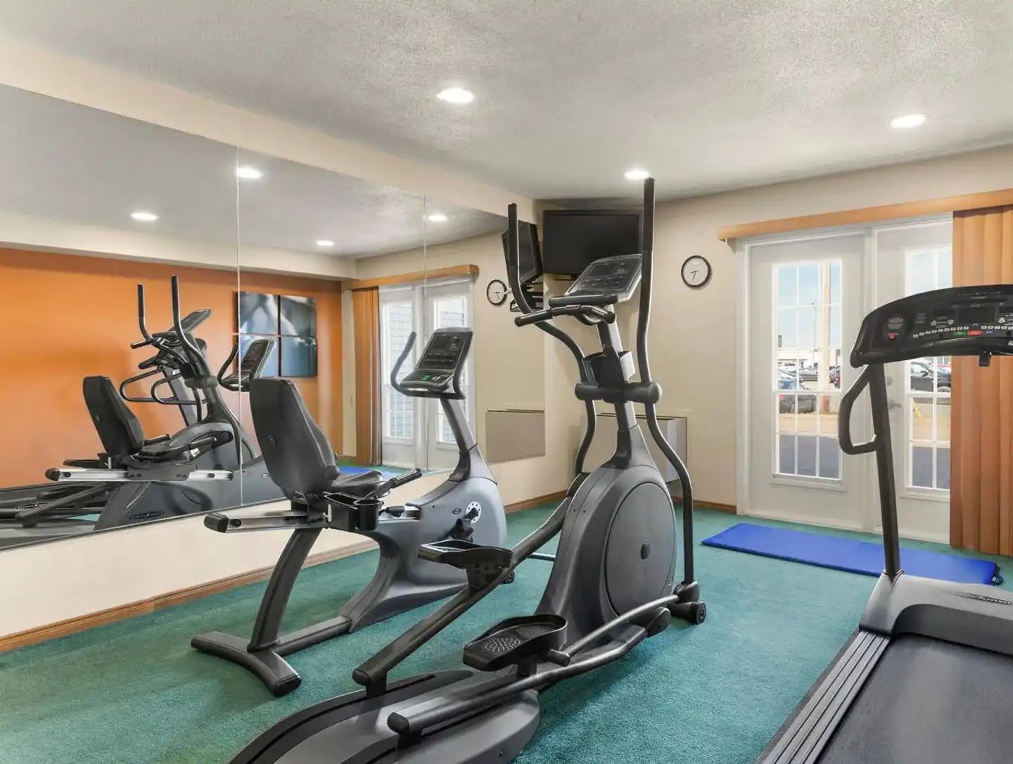 Travelodge Suites New Glasgow Sport und Entertainment