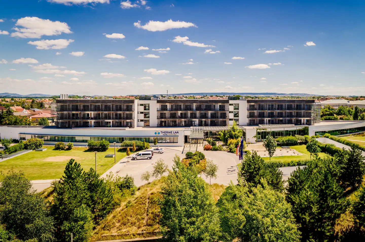 Therme Laa - Hotel & Silent Spa Aussenansicht