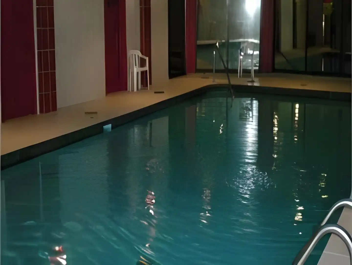 Le Voyageur Hallenbad