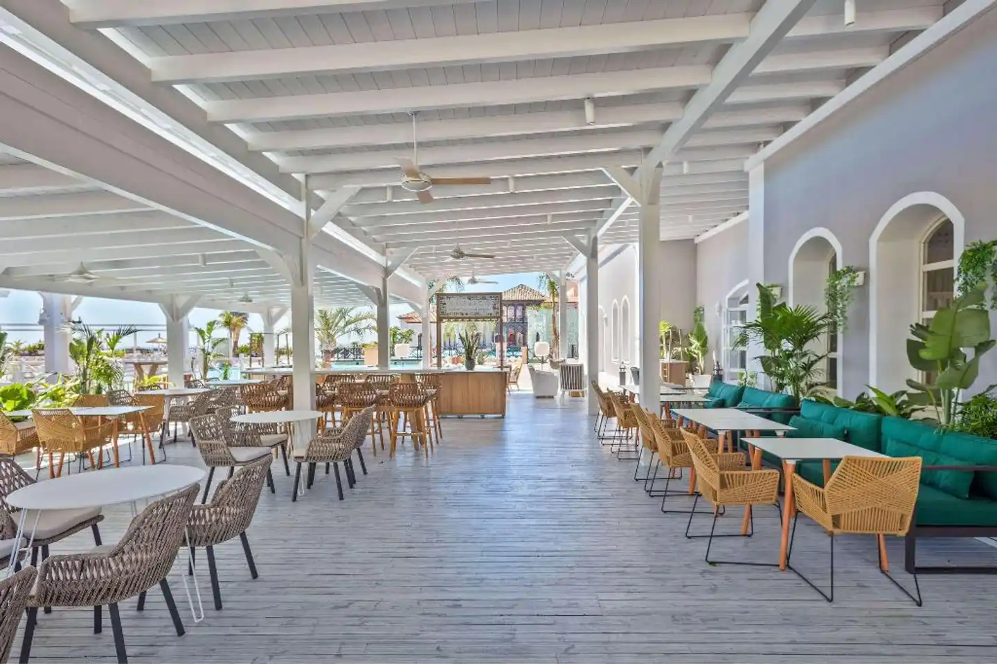 The Level at Melia Villaitana Bar
