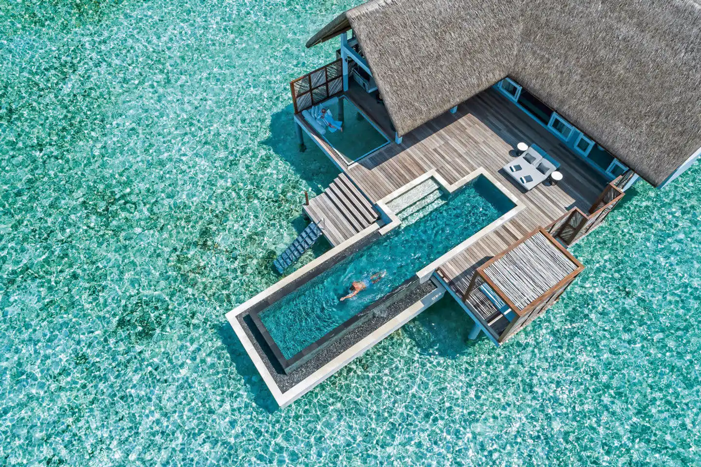Four Seasons Resort Maldives at Landaa Giraavaru Pool