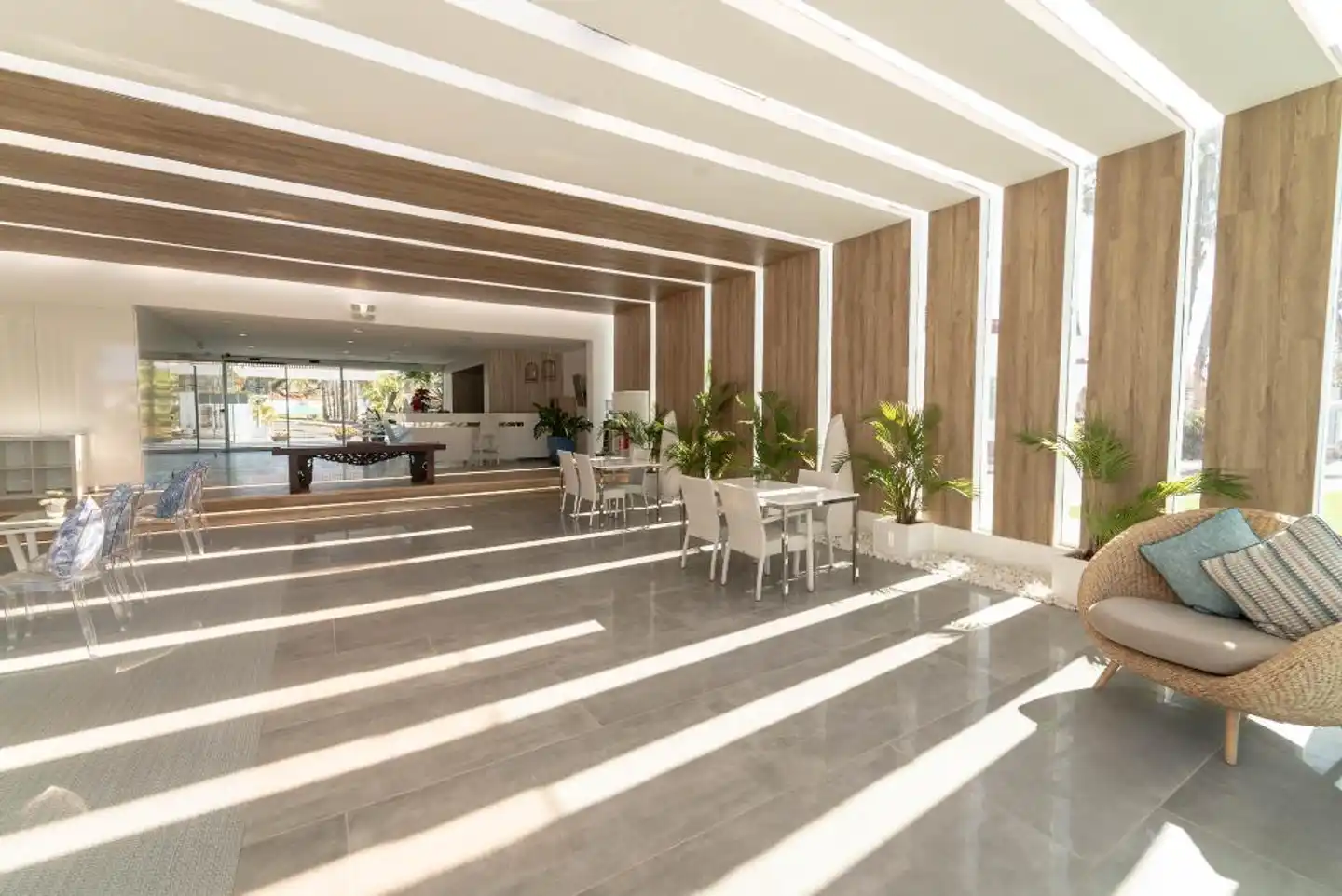 Hotel DunaGolf Suites Lobby