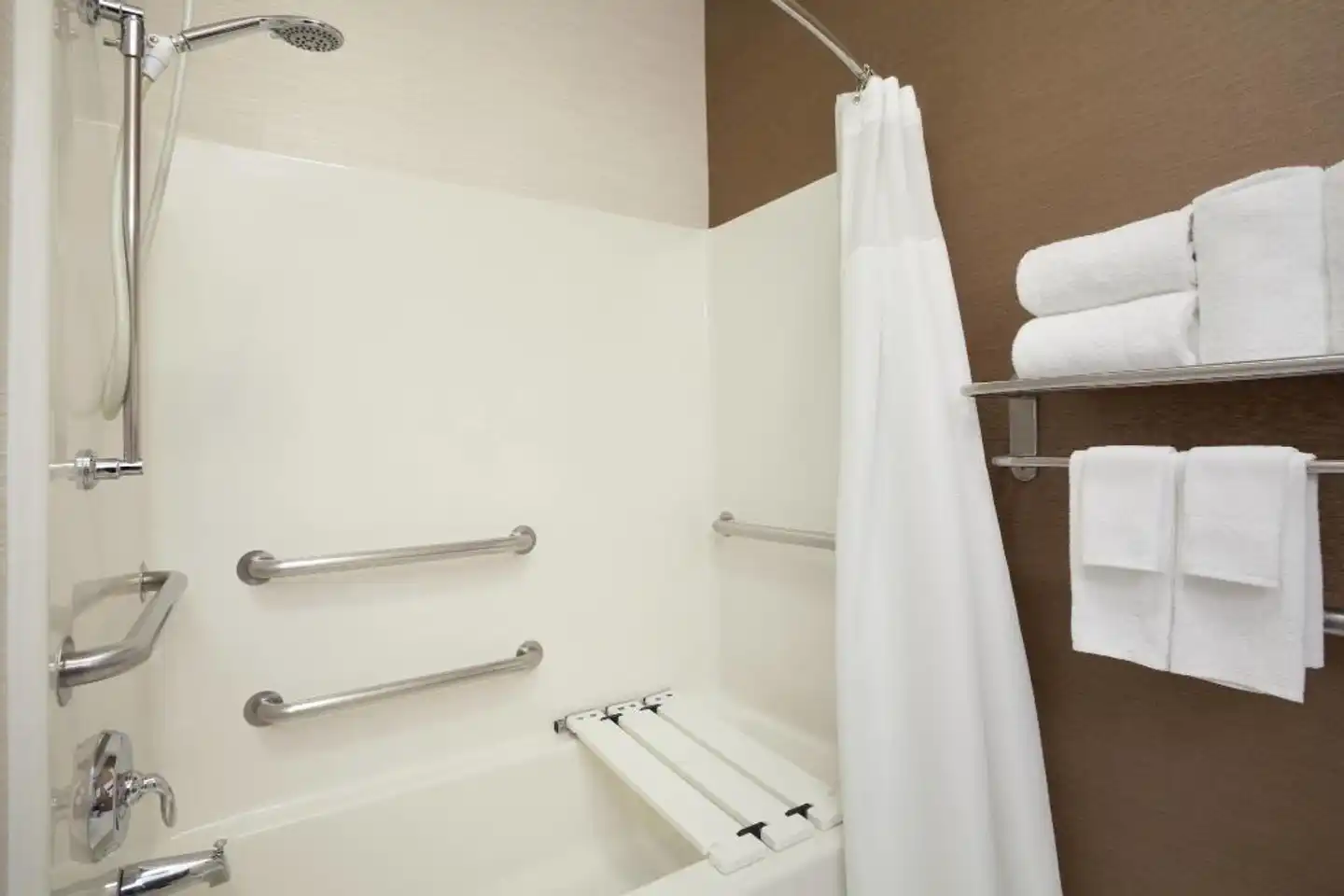Fairfield Inn & Suites by Marriott Dallas Plano Badezimmer