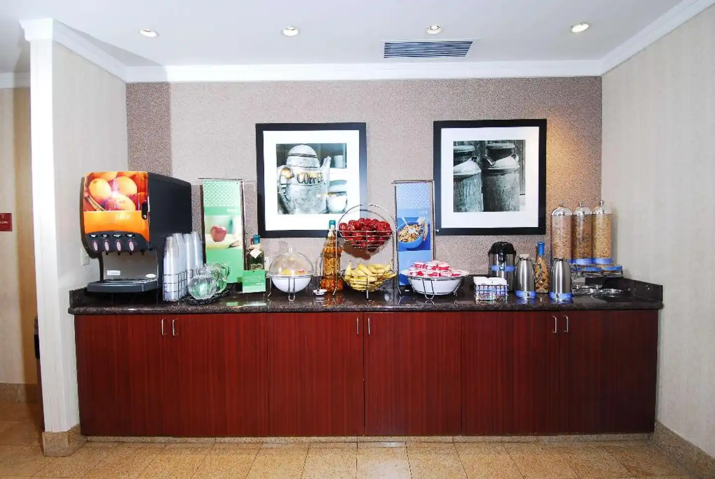Hampton Inn Boston/Cambridge Lobby