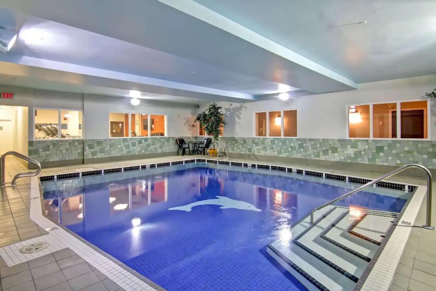 Hampton Inn & Suites by Hilton Calgary-Airport Hallenbad