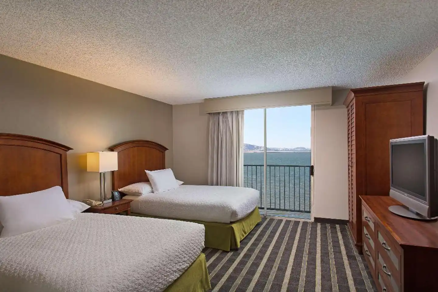 Embassy Suites by Hilton San Francisco Airport - Waterfront Wohnbeispiel