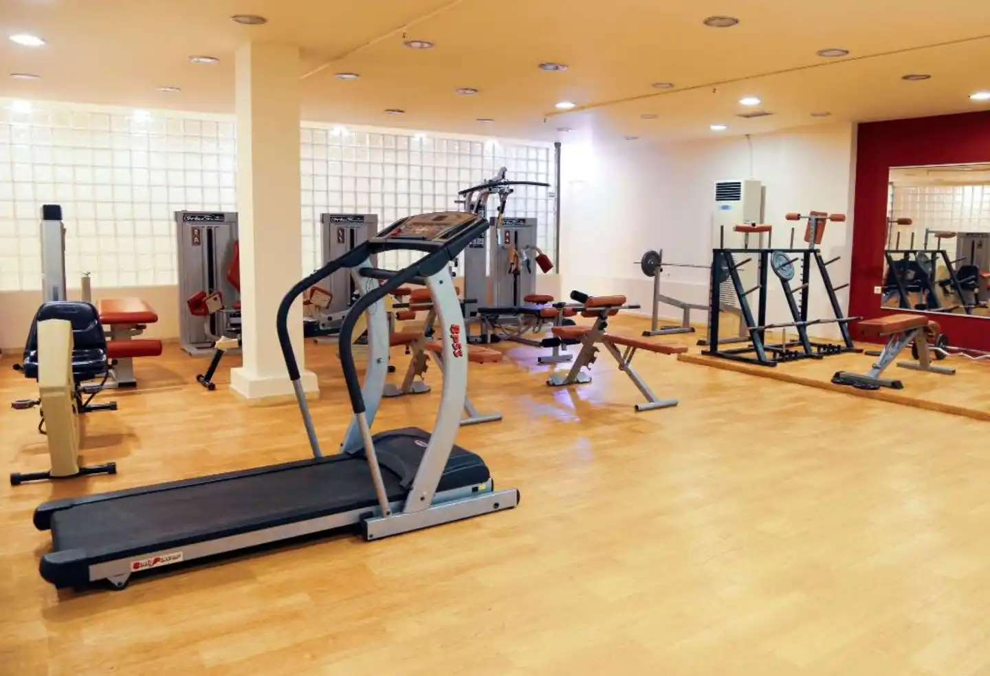 White Olive Marine Aquapark Sport und Entertainment